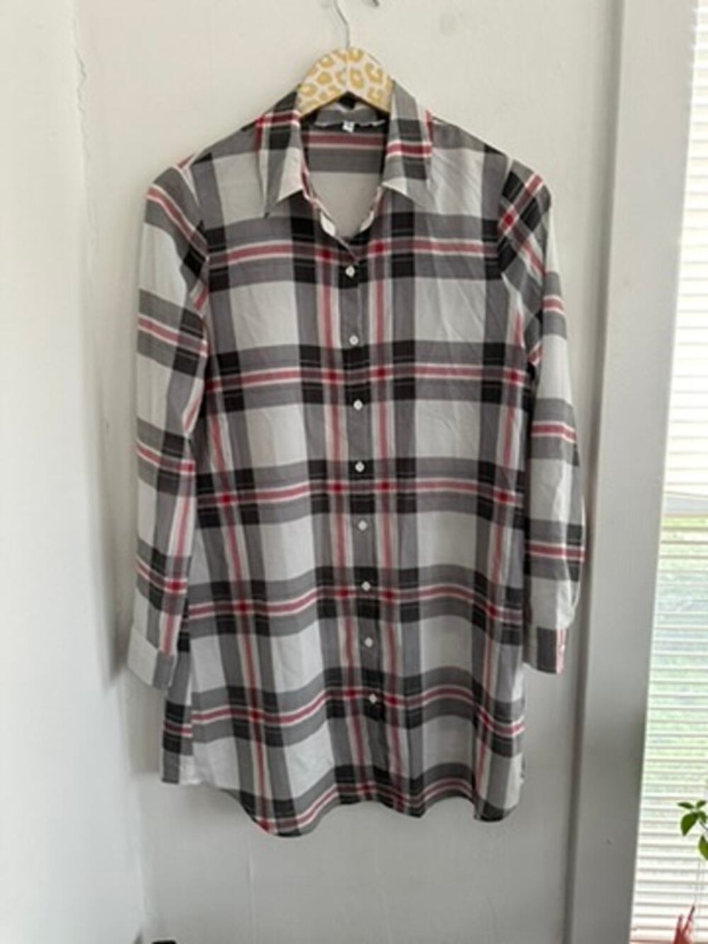 Cupcakes & Cashmere Women's Sheer Button Front Blouse | Size Small